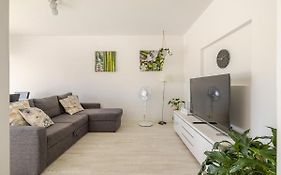 Helsinki, Private Free Parking, Super Easy To City Centre And Airport